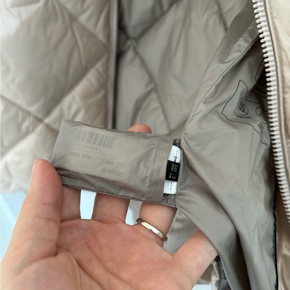 Quilted puffer jacket, light weight, water repellant - Picture 7 of 8